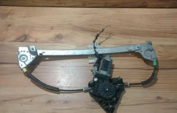Peugeot 406 Sliding door window regulator with motor 9630961780