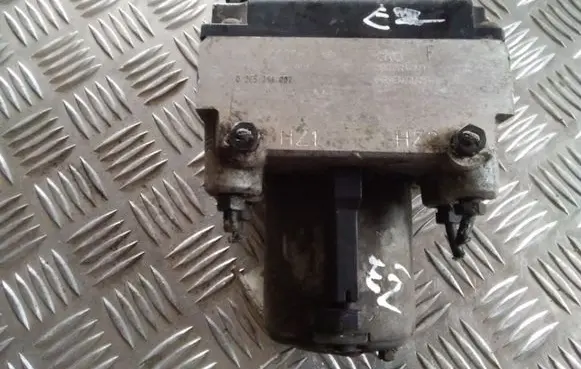 Audi A4 S4 B5 8D ABS Pump 0265216002 8D0616111