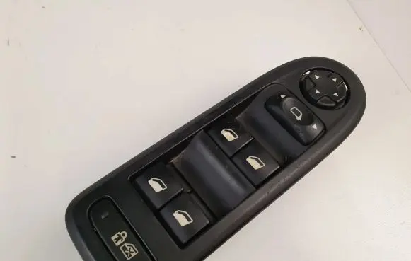 Peugeot 508 Electric window control switch 96662118ZD