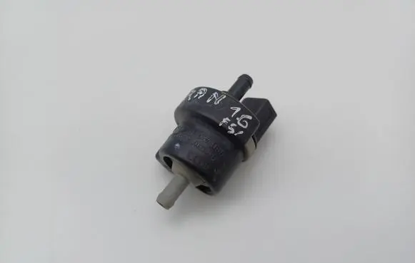 Volkswagen Touran I Valve vacuum 058133459