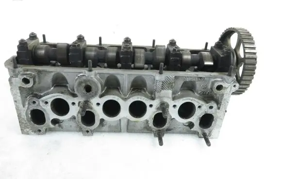 Audi 80 90 S2 B4 Engine head 048103373A