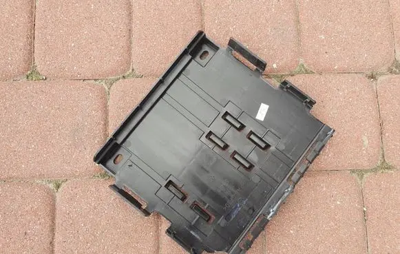 Opel Astra K Engine control unit holder 39179412