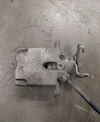 Opel Insignia A Rear brake caliper
