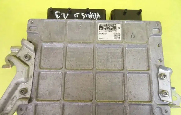 Toyota Yaris Engine control unit/module 89661-0D310