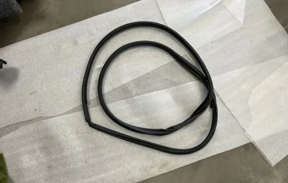 Lexus UX Rubber seal front coupe door 