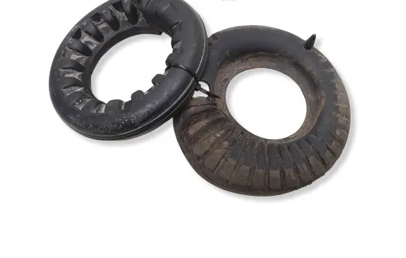 Ford Focus Rear coil spring rubber mount AV615599DD AV615599CE