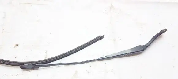 Volvo V70 Front wiper blade arm 31276004