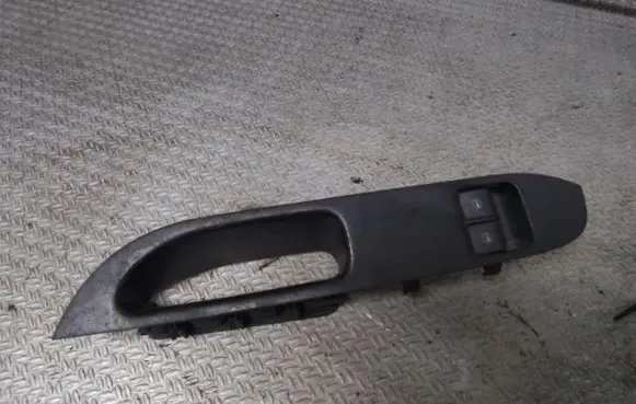 Seat Ibiza III (6L) Electric window control switch 6L1867171D
