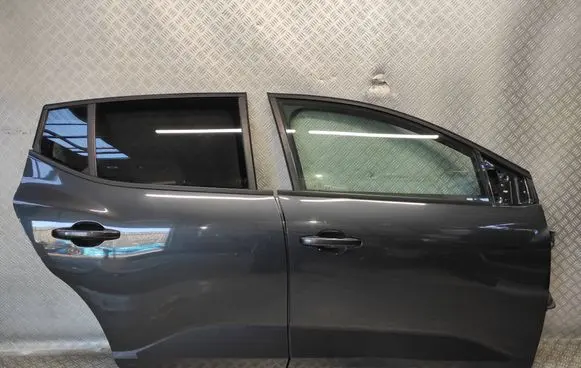 Dacia Sandero III Front door