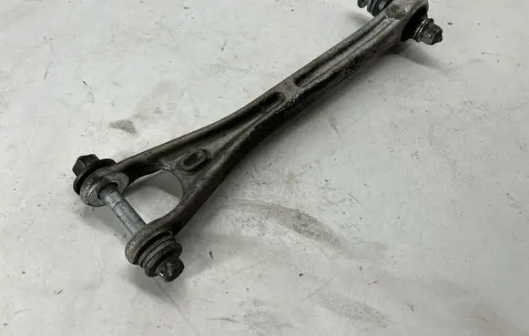 Maserati Ghibli Rear control arm 06700028080 067000280