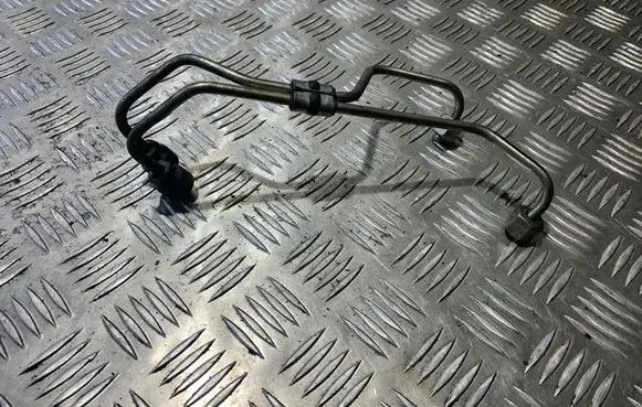 Volvo XC70 Fuel line pipe