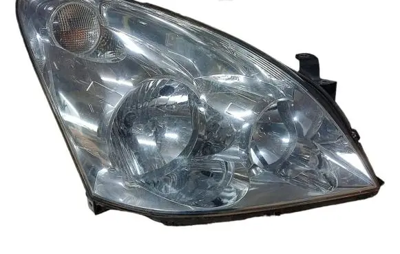 Toyota Verso Headlight/headlamp 811300F010