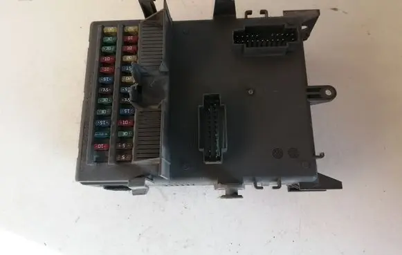 Renault Laguna II Fuse module 518095401 8200148809 8200004201