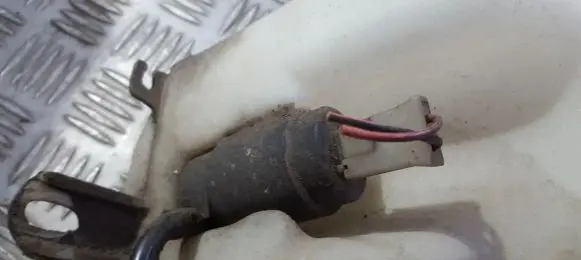 Alfa Romeo 156 Windscreen/windshield washer pump