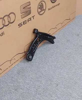 Volkswagen Golf VII Front lower control arm/wishbone 5QM407152A 5Q0.407.152.R 5QQ407152R
