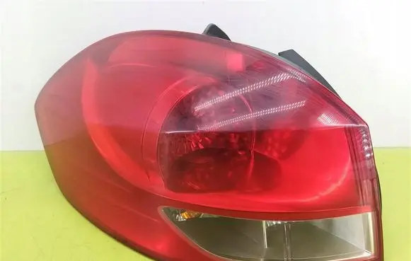 Renault Clio III Rear/tail lights 8200586843
