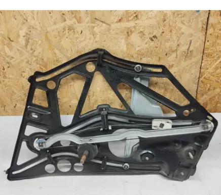 Mercedes-Benz E W124 Rear door manual window regulator 1246700203 A1246700203