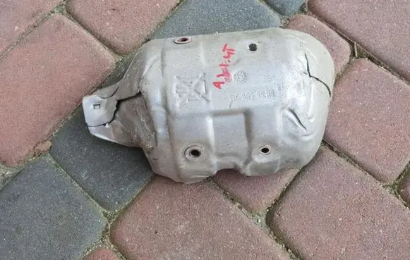 Opel Astra J Exhaust heat shield 55569314