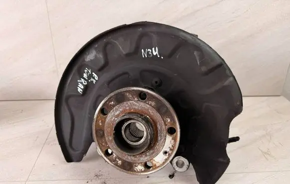 Volkswagen Touran III Front wheel hub 