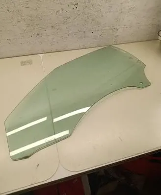 Mercedes-Benz E W213 Front door window glass four-door 43R00050