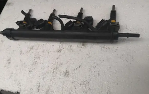 Peugeot 207 Fuel injectors set v7575645