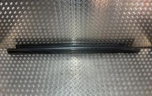 Ford Focus Front sill (body part) DG23881