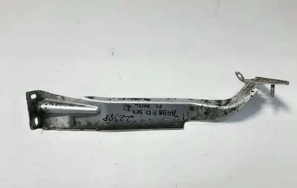 Audi A4 S4 B8 8K Fender mounting bracket 8K0821136J