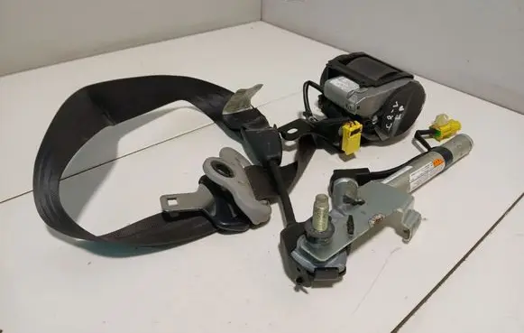 Honda CR-V Front seatbelt 81450SWWE0