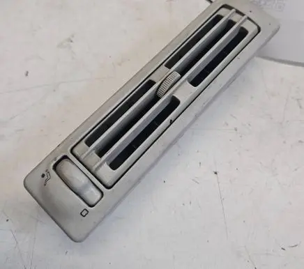 Rear air vent grill