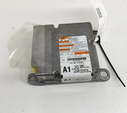 Toyota Avensis T270 Airbag control unit/module 8917005390 233112102