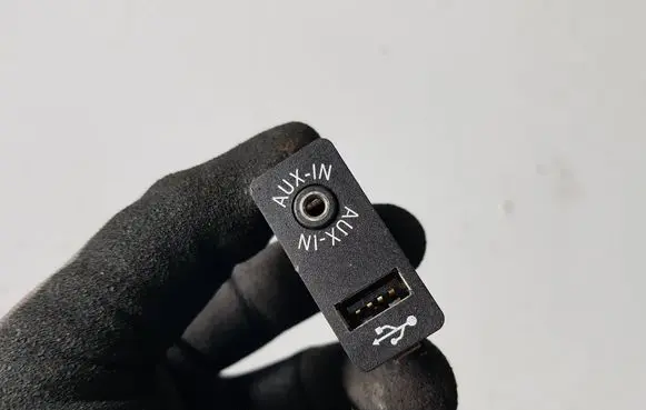 BMW 5 F10 F11 USB socket connector
