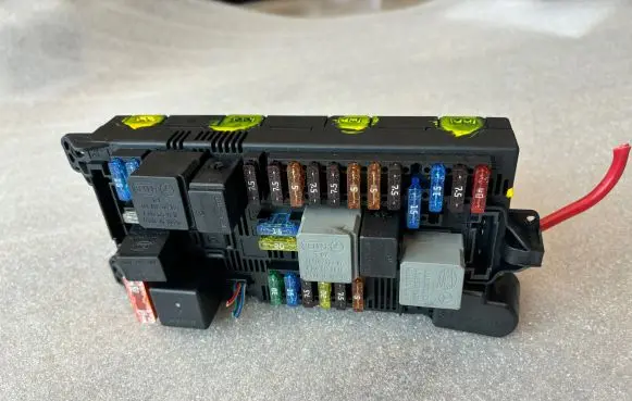 Mercedes-Benz E W211 Comfort/convenience module 2115457101 A2115457101