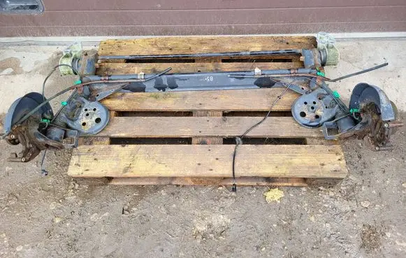 Volkswagen PASSAT B5.5 Rear axle beam 