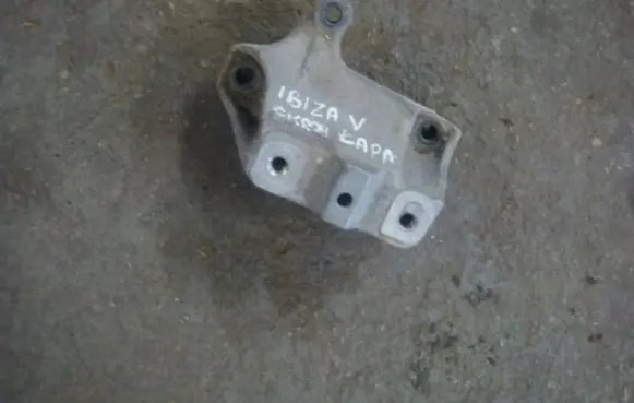 Seat Ibiza V (KJ) Gearbox mounting bracket