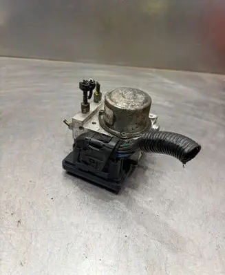 Nissan Leaf I (ZE0) ABS Pump A98000N24 E21090506 63129574