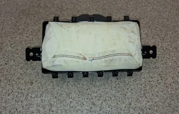 KIA Rio Passenger airbag 845301W000 UBPA0D45690644 1W8459101B