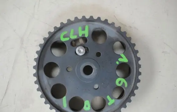 Volkswagen Golf VII Camshaft pulley/ VANOS 04L109105