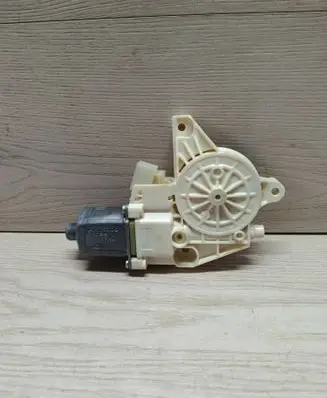 Mercedes-Benz C W204 Front door window regulator motor A2048200242 971218100