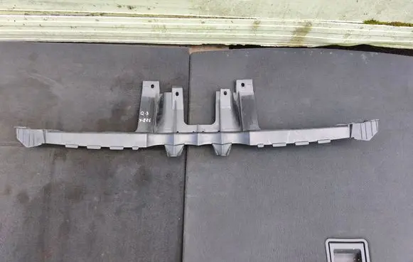 Audi Q3 8U Front bumper mounting bracket 8U0853692A