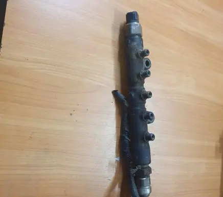 Toyota RAV 4 (XA20) Fuel main line pipe 6090