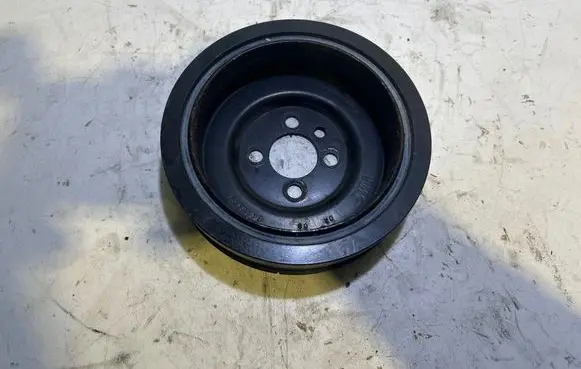 Volkswagen Golf Plus Crankshaft pulley 03G105243
