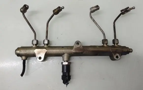 Chrysler Voyager Fuel main line pipe 0445214041