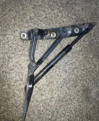 BMW 5 E39 Tailgate/trunk/boot hinge 8159397