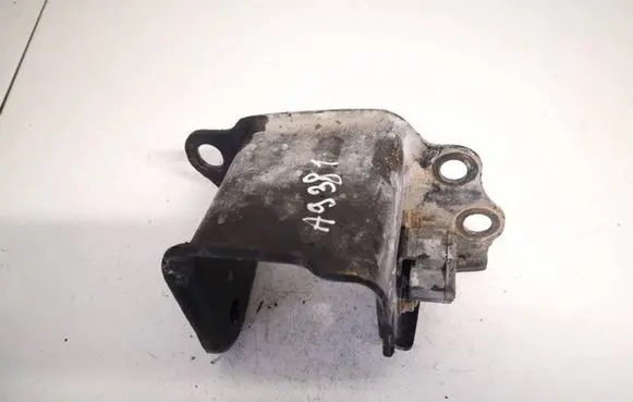 Peugeot 3008 I Engine mounting bracket