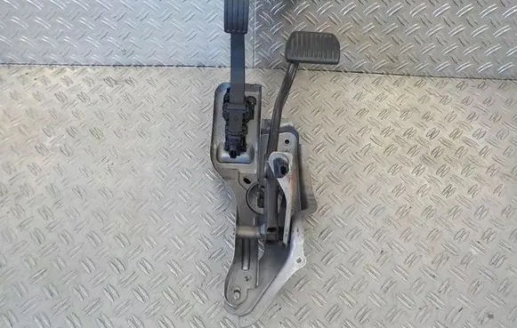 Volvo XC40 Pedal assembly 