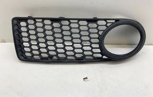Volkswagen New Beetle Front fog light trim/grill 1C0807684B
