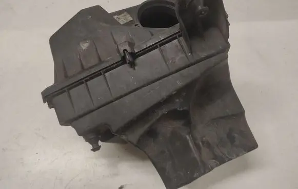 Ford Focus C-MAX Air filter box 4M519600