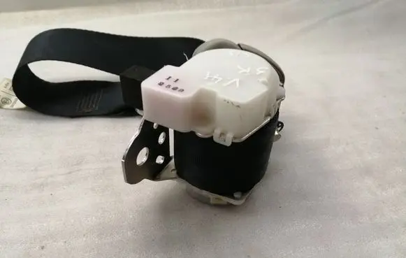 Toyota Corolla Verso AR10 Third row seat belt 735600F010C0 HO73811
