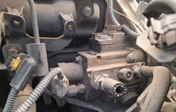 Opel Insignia A Fuel injection high pressure pump 0445010193 55571005
