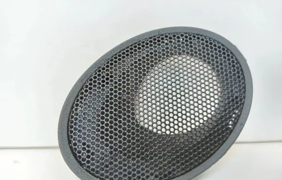 Side speaker trim/cover